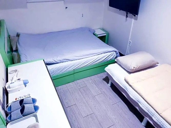 Standard Triple room