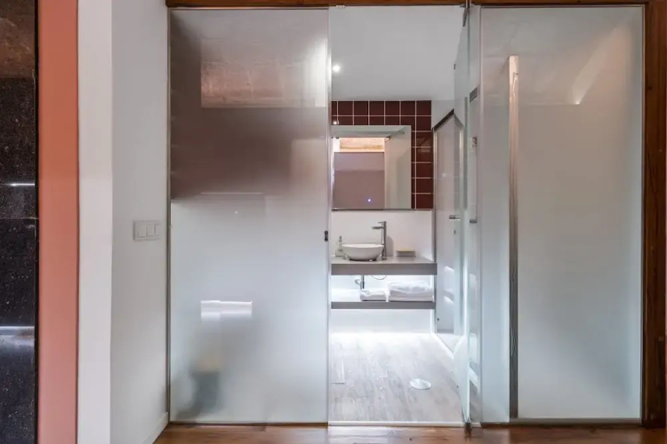 King David Suites 102 by Homie