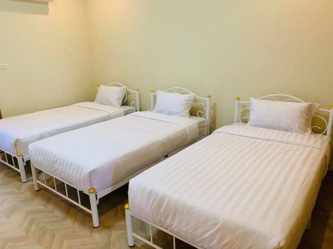3 Bedrooms Sextuple Villa