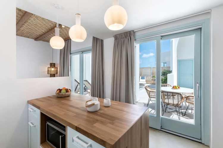 Santo Bloom Luxury Suites