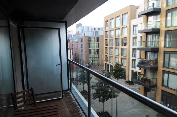 Dance Square Apartments