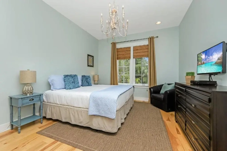 4 Bedrooms Cottage