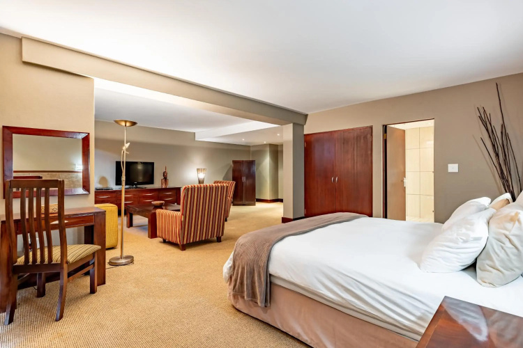 African Sky Hotels - Pine Lake Inn