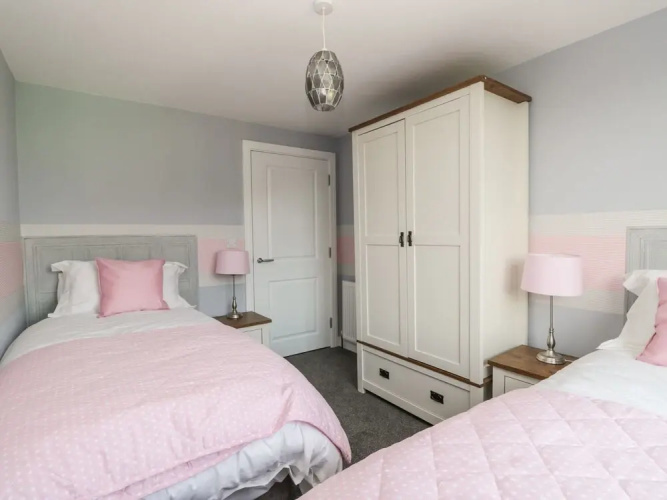 Apartment 4