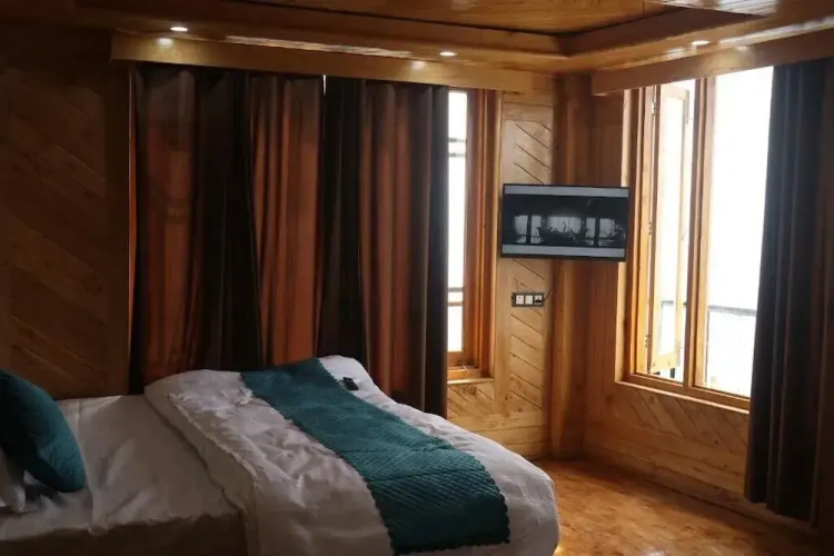 Deluxe Double room with mountain view