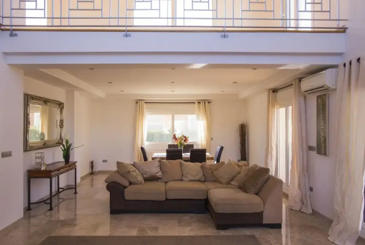 071 Villa Alqueries
