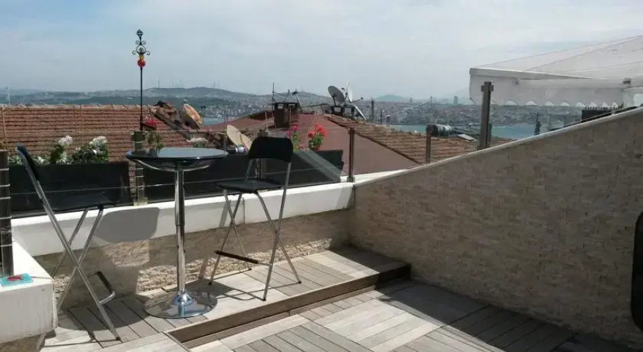 Cihangir Terrace w/ Bosphorus View
