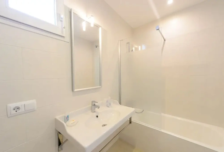 1 Bedroom Apartment with balcony