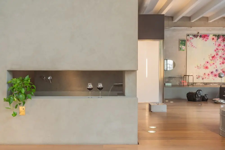 Design Loft With Private Parking