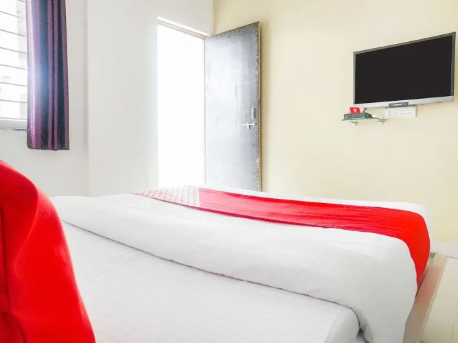 OYO 14747 Hotel Prathik