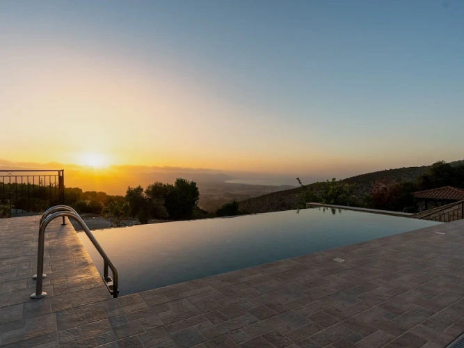 3 Bedrooms Villa with mountain view