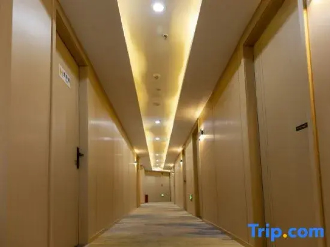 Tulip Hotel (Fengdu Ghost City Branch)
