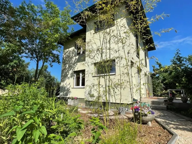 2 Bedrooms Cottage