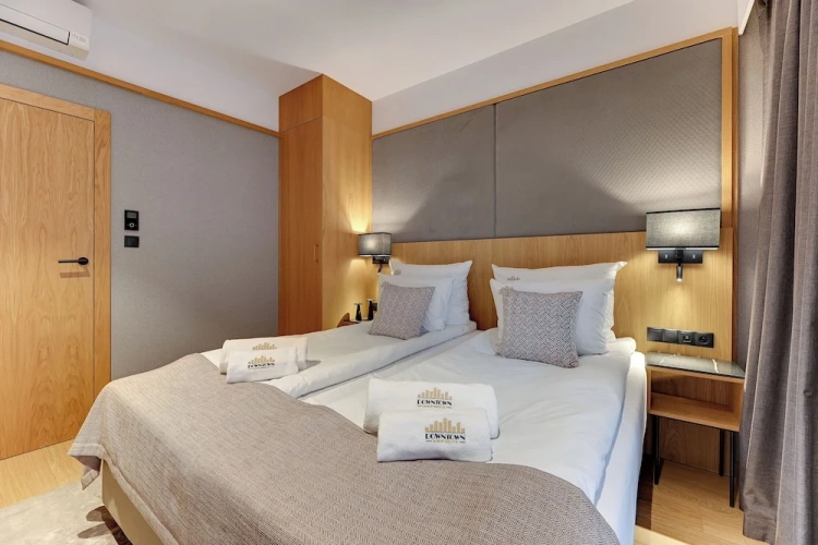 Deluxe Apartment