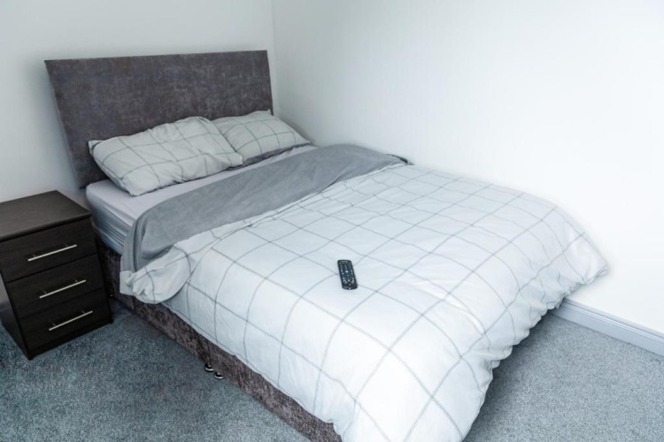 2 Bedrooms Apartment
