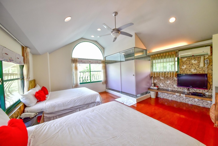 Standard Quadruple Family room