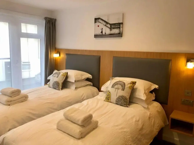 2 Bedrooms Cottage