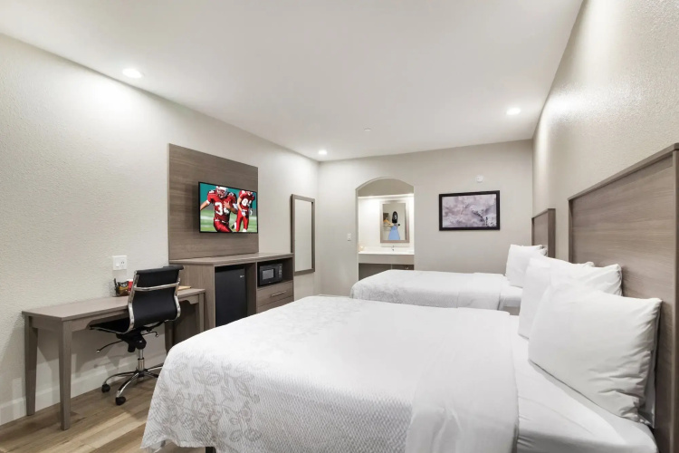 Red Roof Inn Plus+ Galveston - Beachfront
