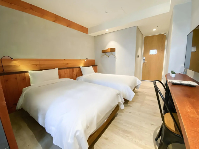 Central Land Hotel
