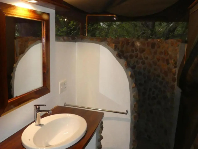 Mobola Lodge