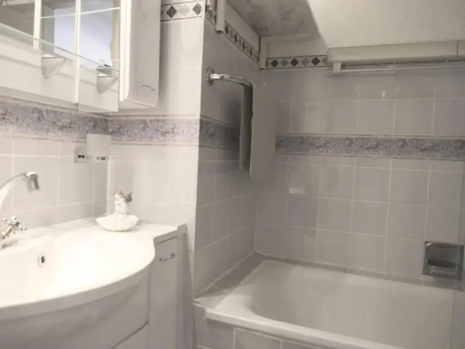 2-Zimmer-Appartement im 1. Obergeschoss
