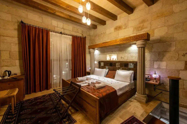Charming Cave Hotel