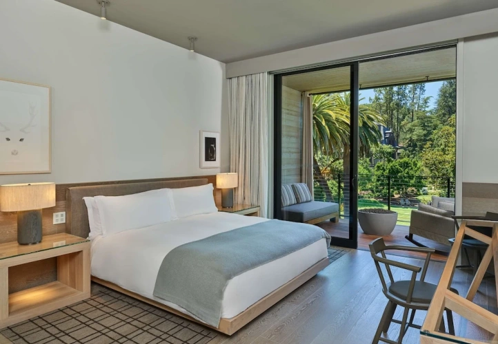 Deluxe Estate View Double room with balcony