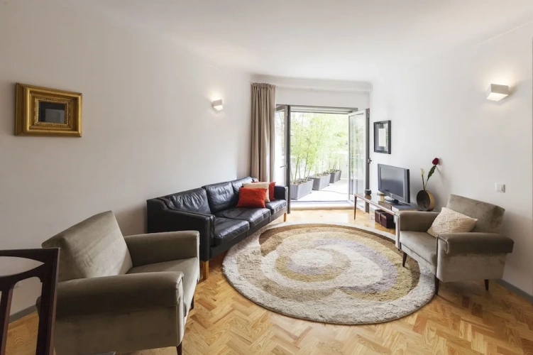 2 Bedrooms Apartment