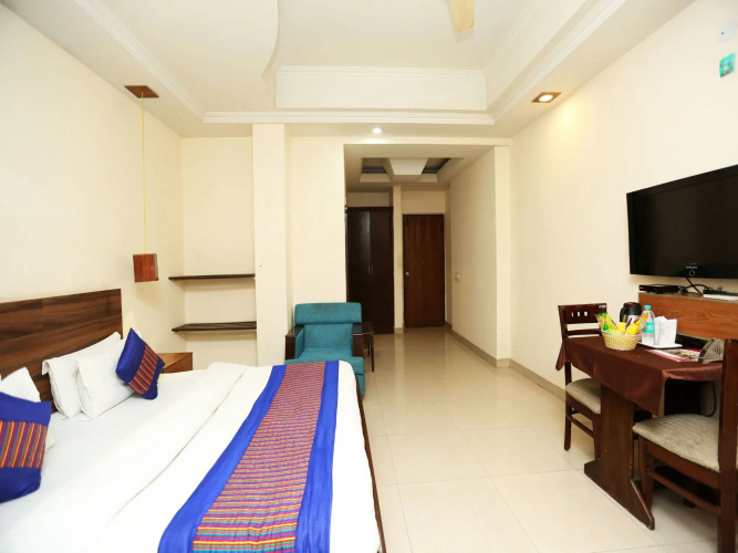 OYO 8876 Hotel Sarthi