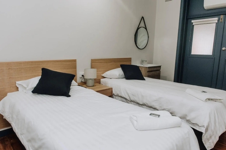 Standard Triple room