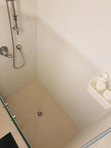 Private Bed and Bathroom in Netanya