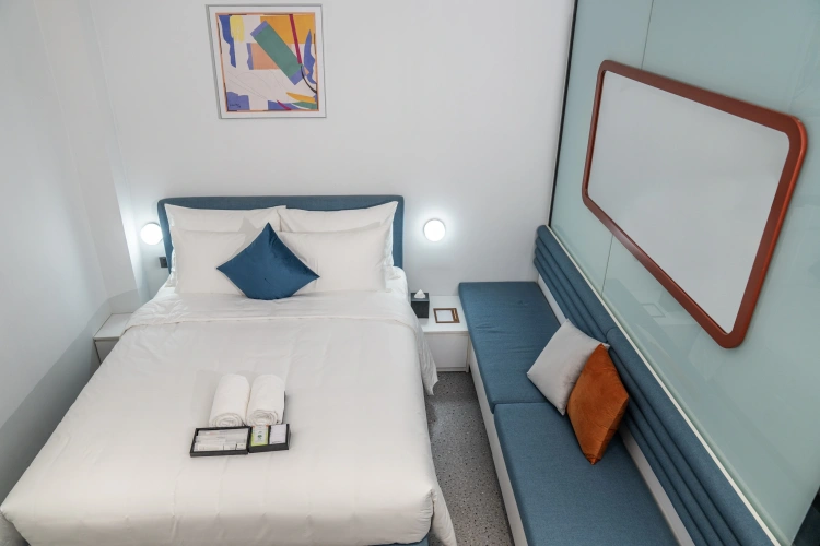 Deluxe (No Window) Double room