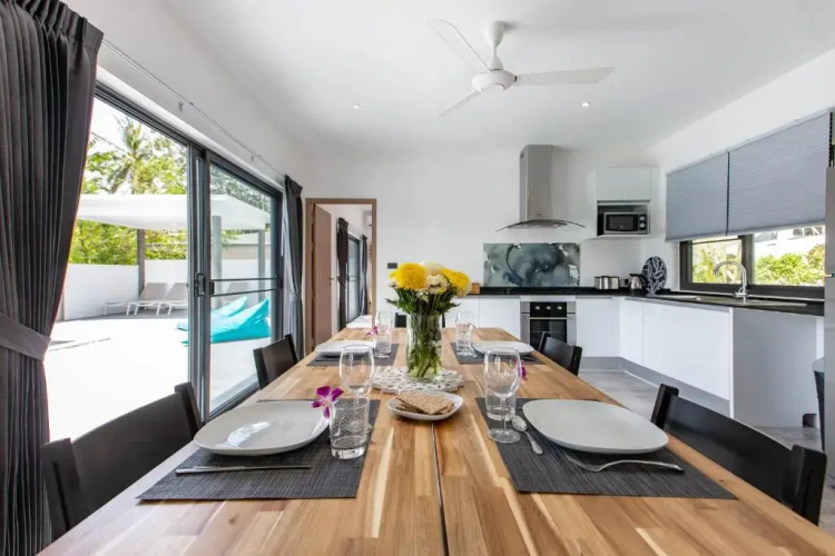Villa Nirvana 3 Br, 500m from the beach