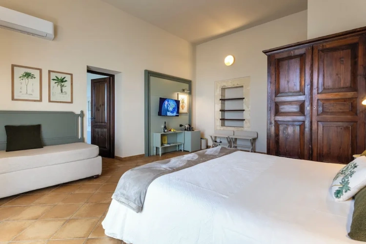Superior Triple room