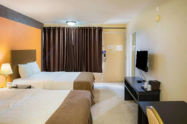 Howard Johnson Inn Monroe