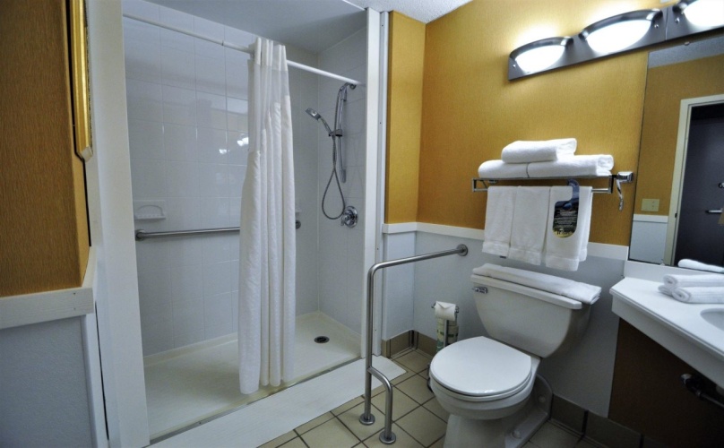 Holiday Inn Cleveland - Mayfield photo 12
