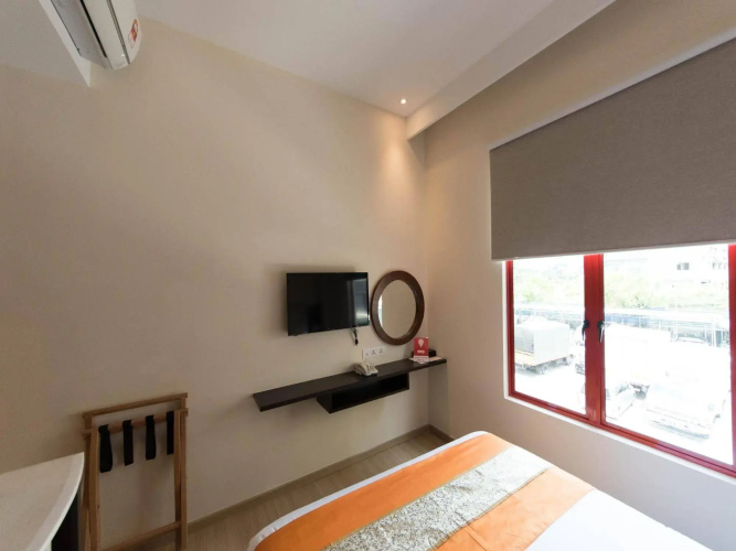 Hotel Six Seasons