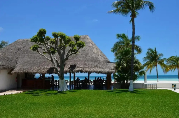 Vacation getaway with beach access