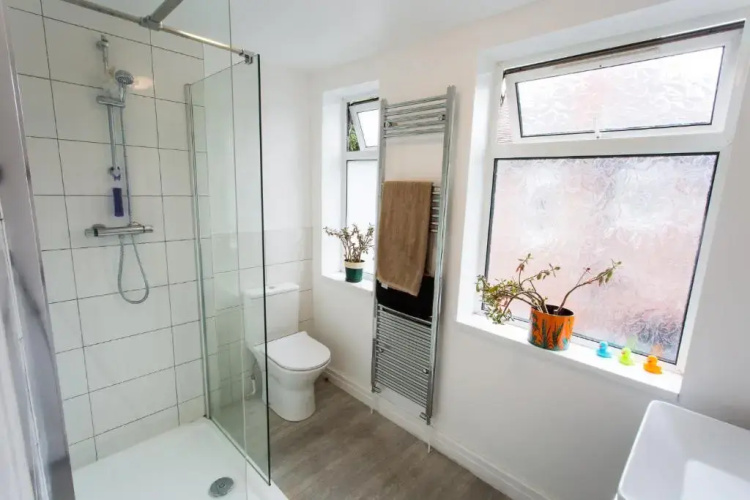 36B Burton Road