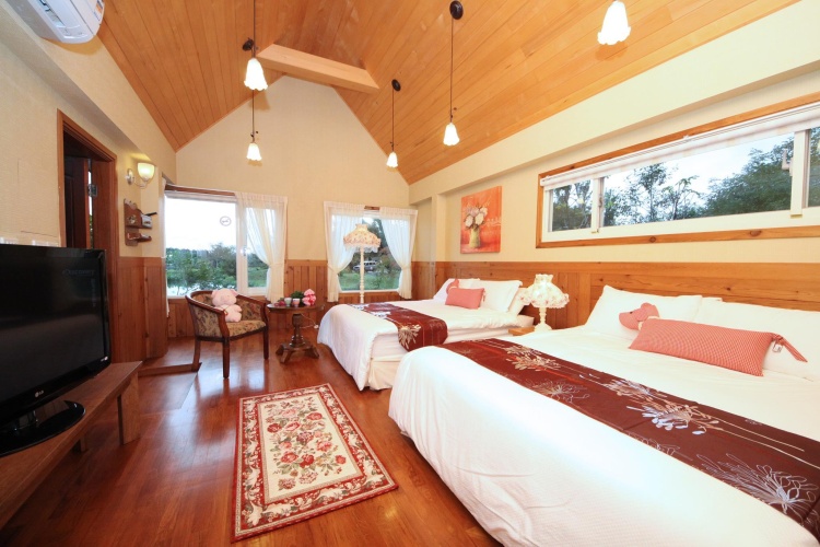 Chalet with garden view