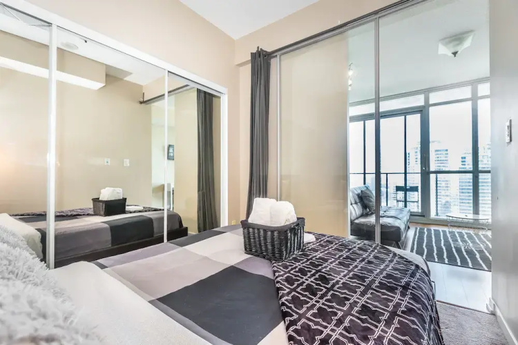 New!! Air Canada Condo Near CN Tower