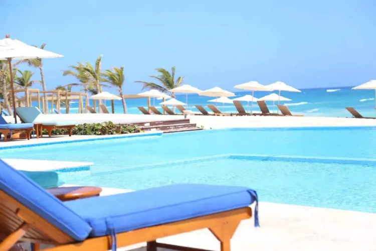 Cana Rock Condos Infinity Pool & Beach Suites
