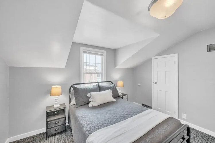 The Loft 3BR Apartment with Scenic Deck