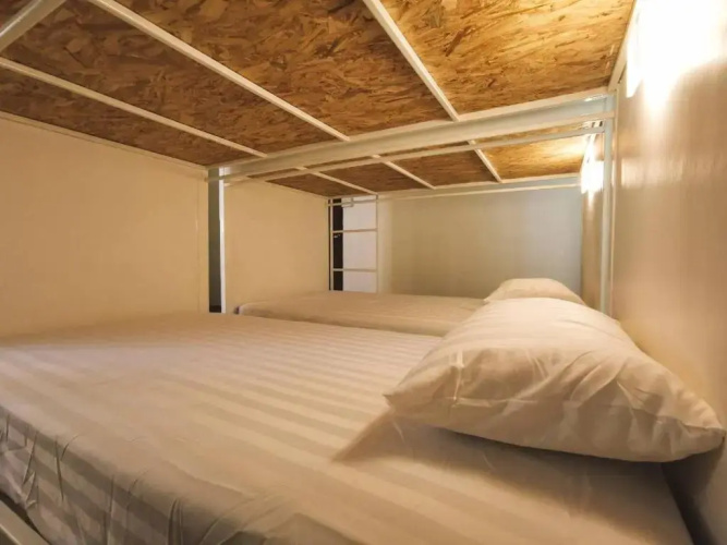 ATOM Poshtel - Hostel