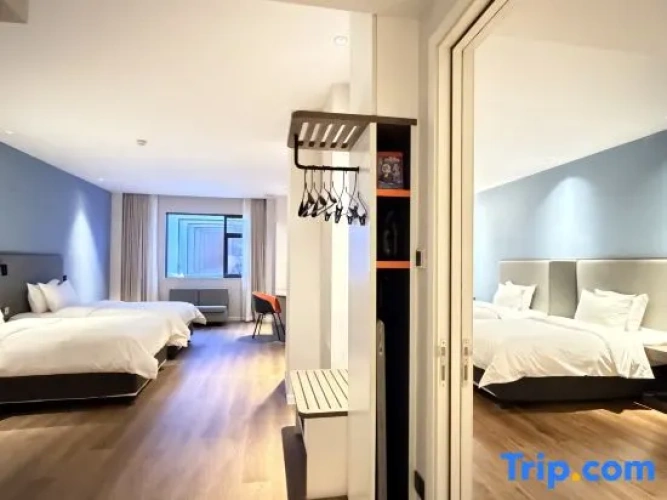 2 Bedrooms Standard Family room