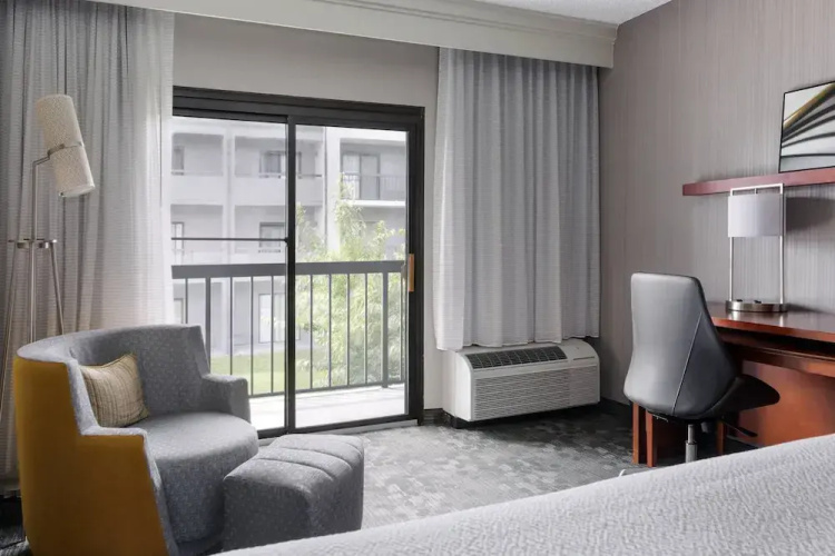 Courtyard Philadelphia Willow Grove