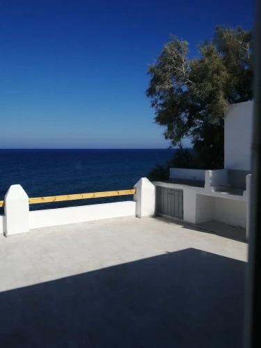 2 Bedrooms Villa