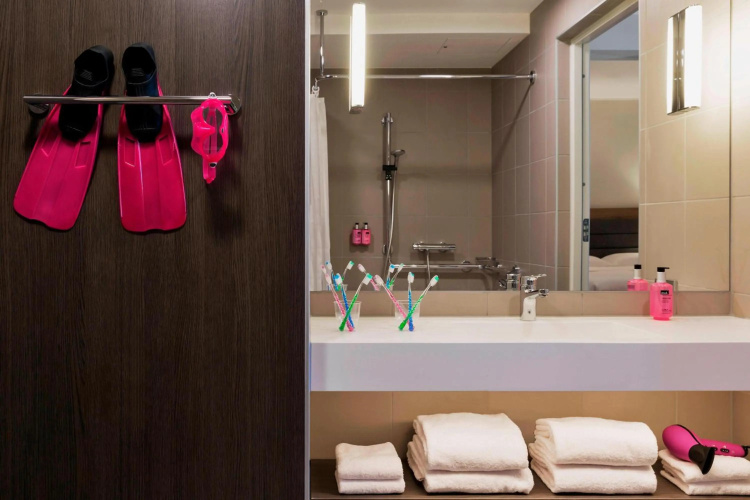 Moxy Vienna Airport photo 10