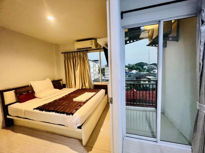 Apartment with balcony
