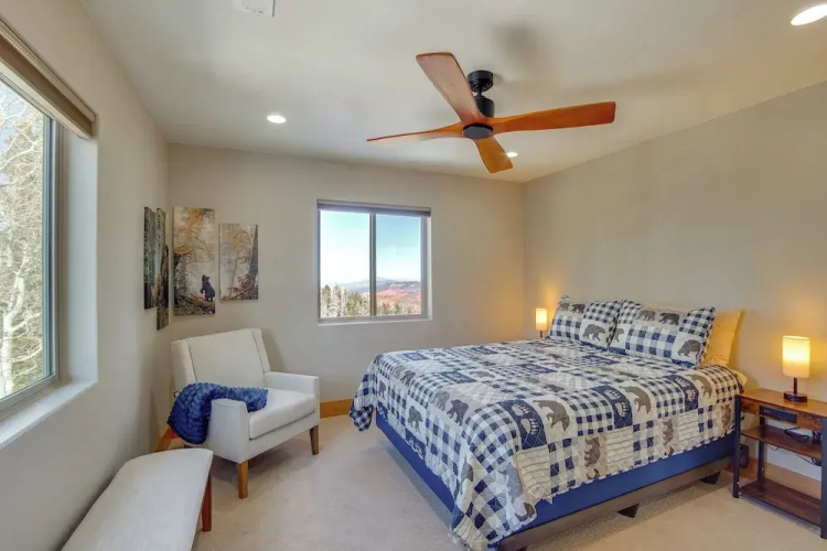 5 Mins to Brian Head Resort: Family Gem w/ Views